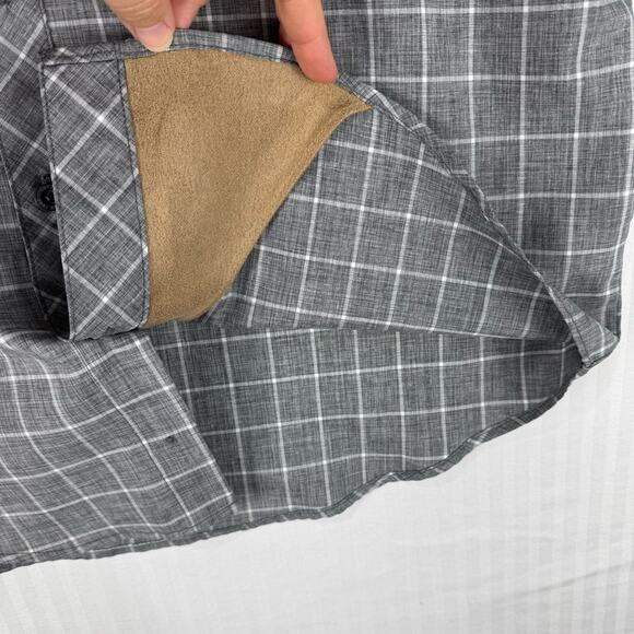 Orvis Gray Plaid Short Sleeve Button-Up Men's Tech Shirt Size Medium UPF 30 - Picture 4 of 5